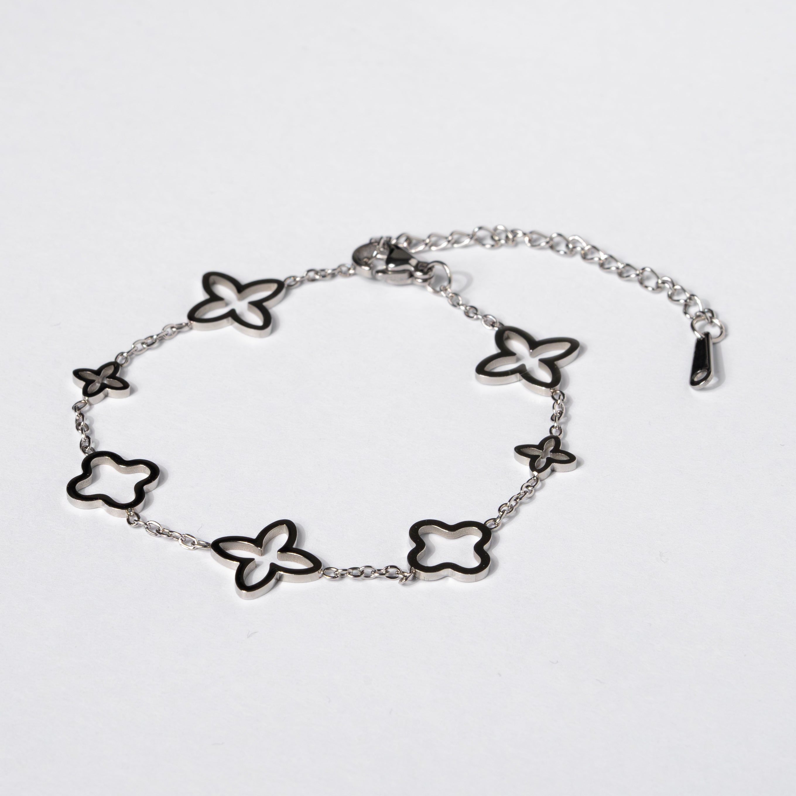 Infinity Clover Armband