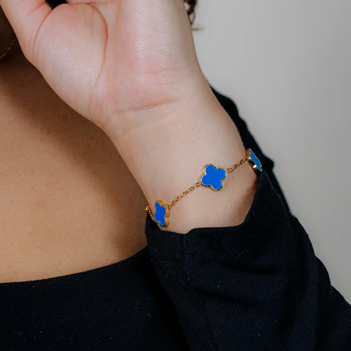 Blue Clover Armband